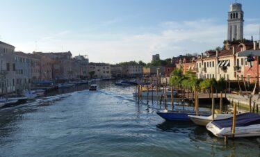 View of the canal from Ponte Quintavale.