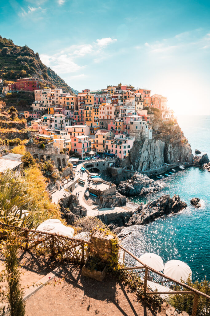 Manarola, colorful buildings on the cliffside.