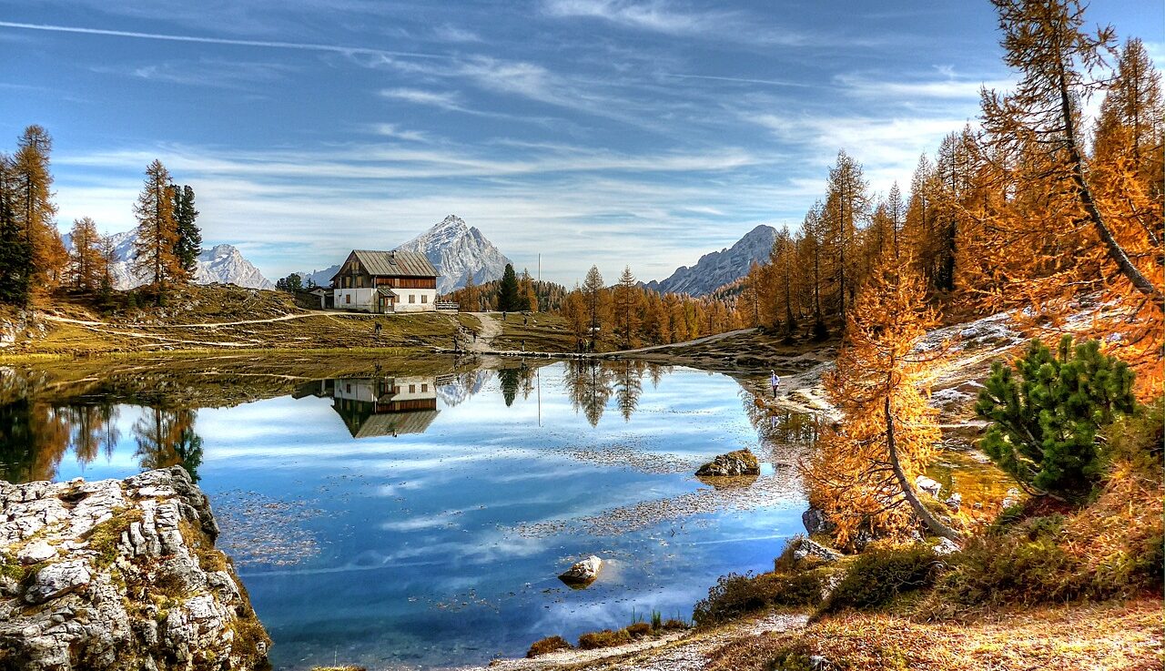 lago federa with autumn trees surrounding