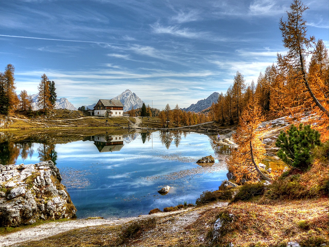 lago federa with autumn trees surrounding